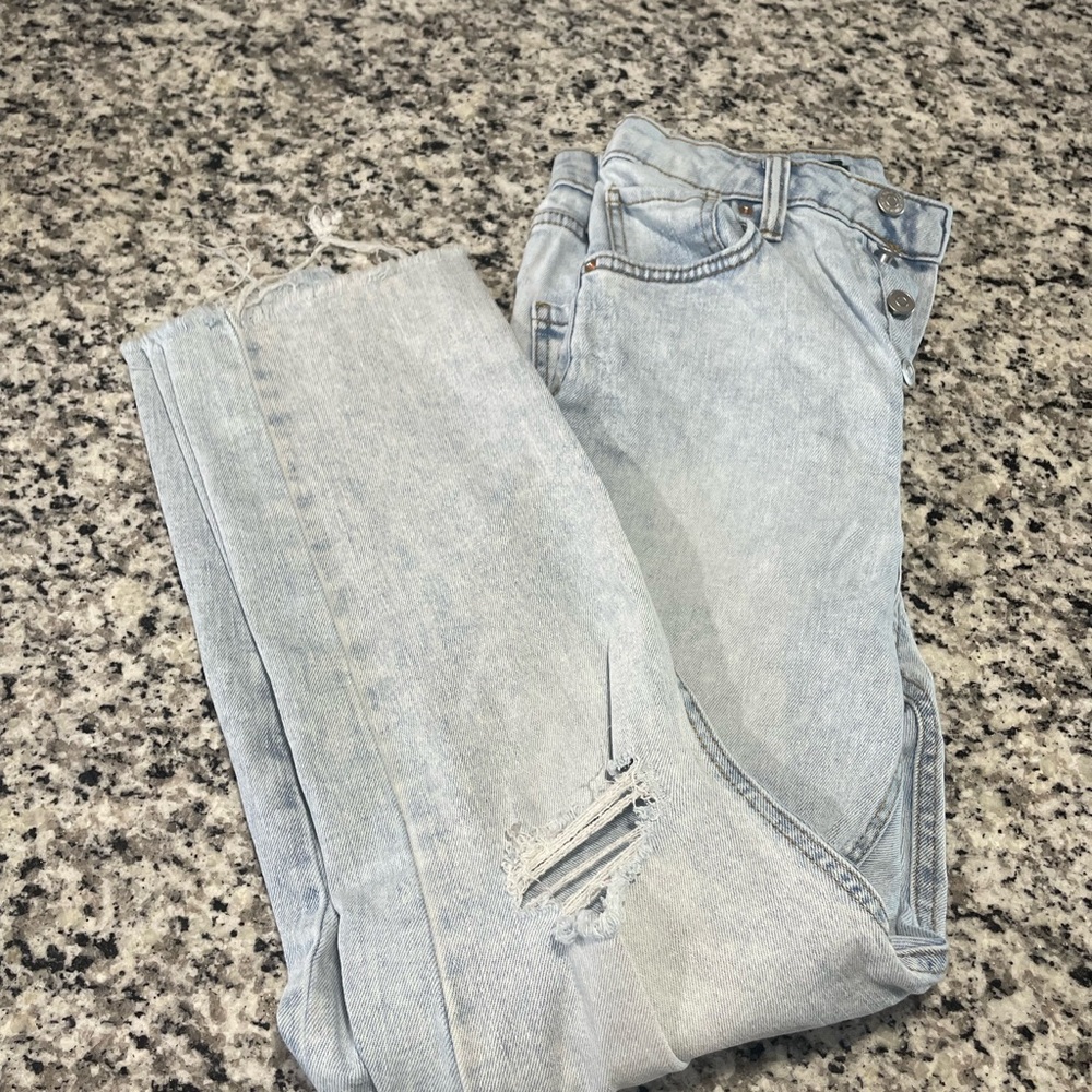 Light Wash Distressed Jeans - Picture 2 of 8